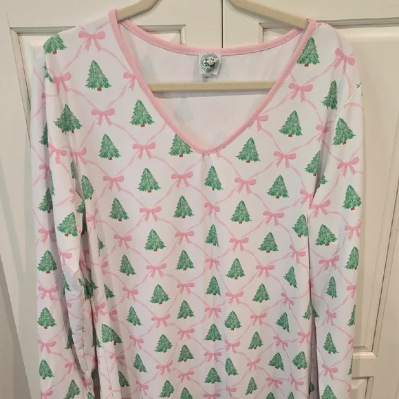 Classic Southern Smocks Mom Christmas Gown - Picture 2 of 4